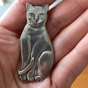 Vintage 1985 Seagull Pewter Cat Brooch